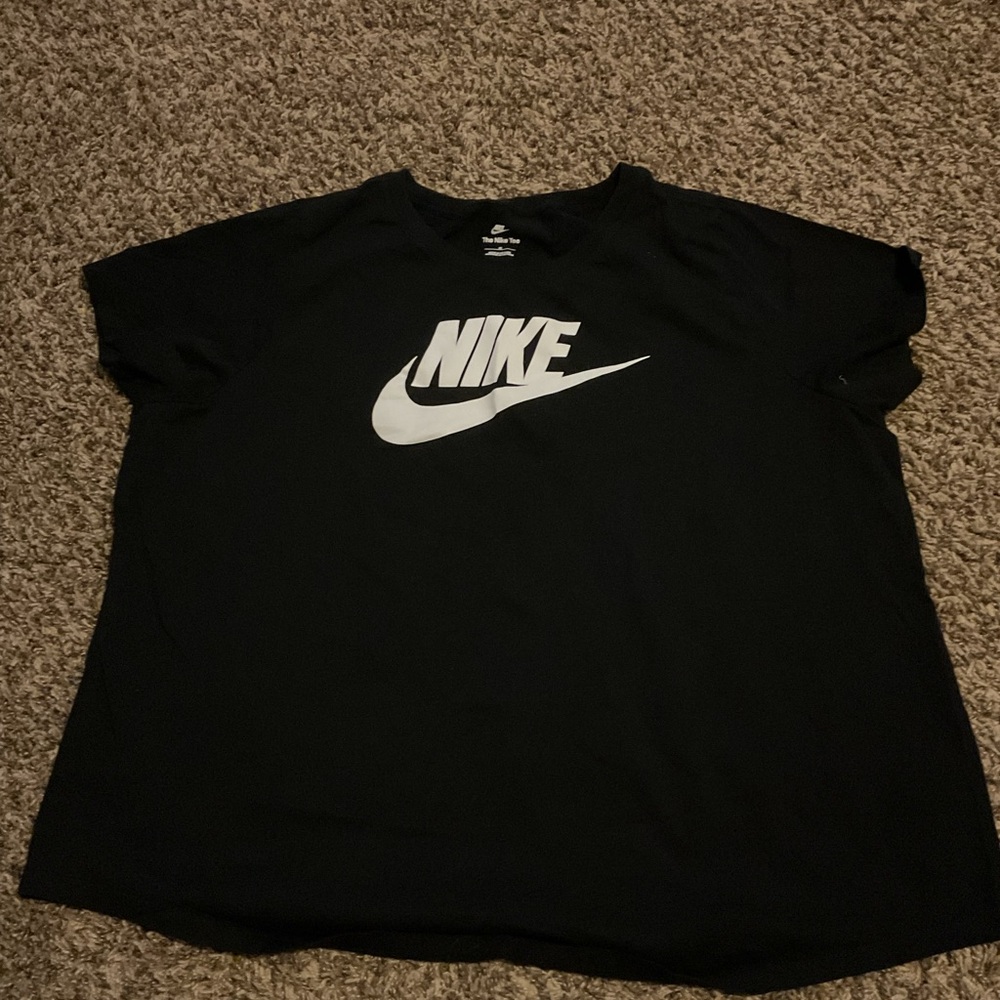 Nike Women's Black Short Sleeve Tee